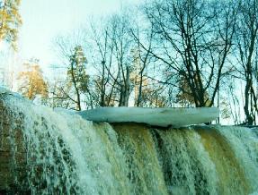 Tosno district. Waterfall at the Sablinka River