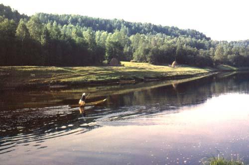 Lodeinoye Pole district. The River Oyat
