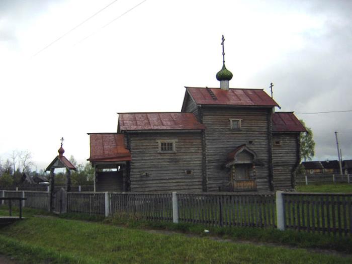 Поселок Подборовье. Церковь Иоанна Кронштадтского