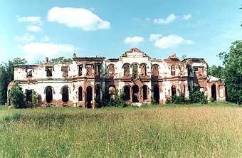Gostilitsy country estate. Ruin of the palace