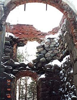 Поселок Поляны. Руины Лютеранской церкви Святого Иоханнеса