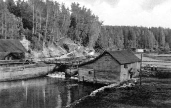 Siverskaya mill in the River Oredezh. Photograph of  the early  20th cent.