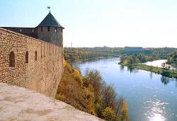 The River Narova. View of the Ivangorod fortress from the Kolodeznaya (Well) Tower