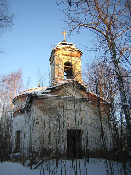 Церковь  Святителя Николая Чудотворца в деревне Сухое