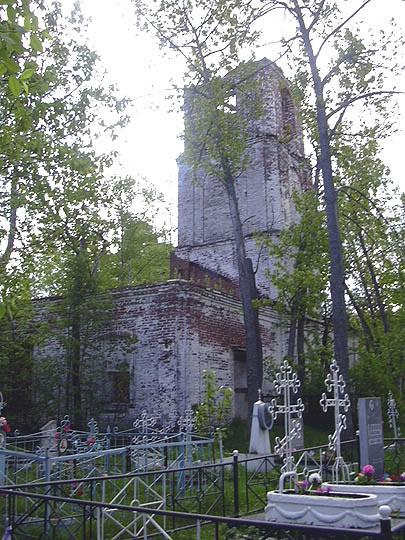 Церковь Апостолов Петра и Павла в деревне Креницы